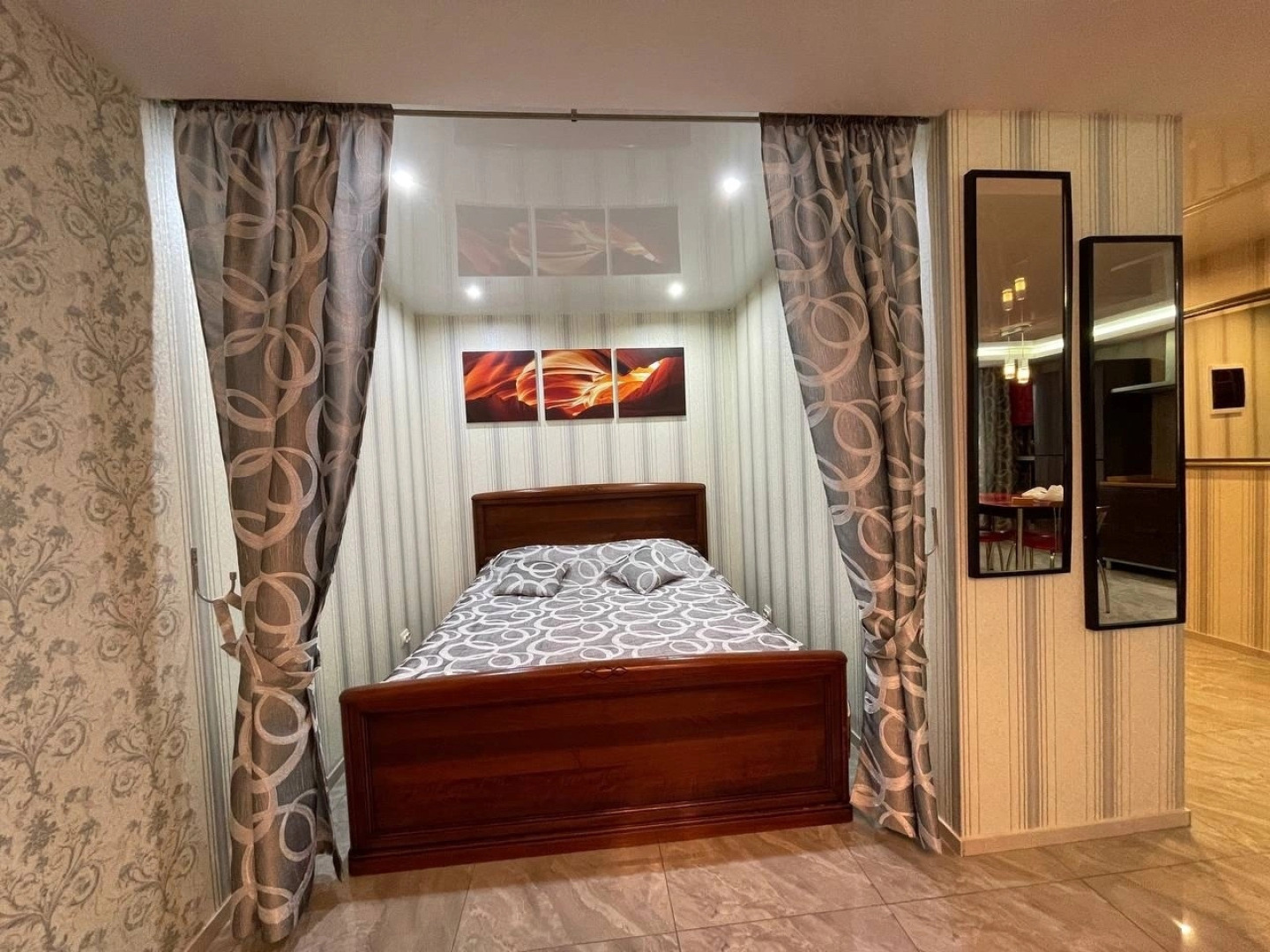 Квартира Толстой Пионерская Red