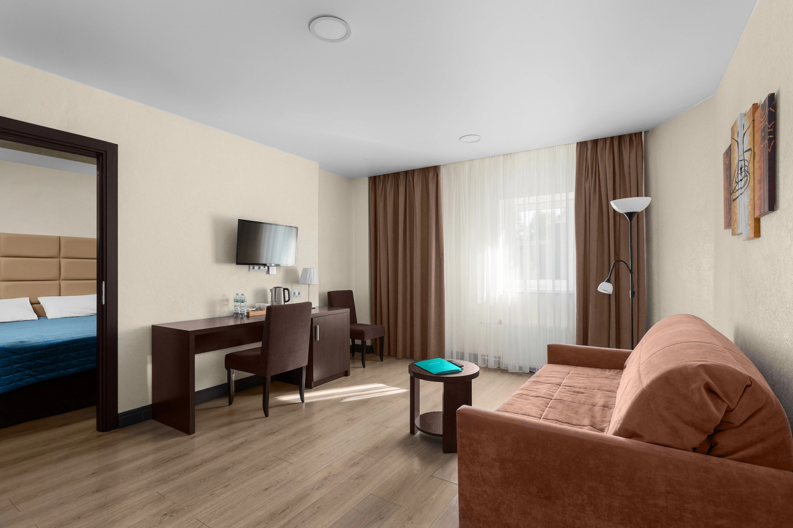 Отель Академия