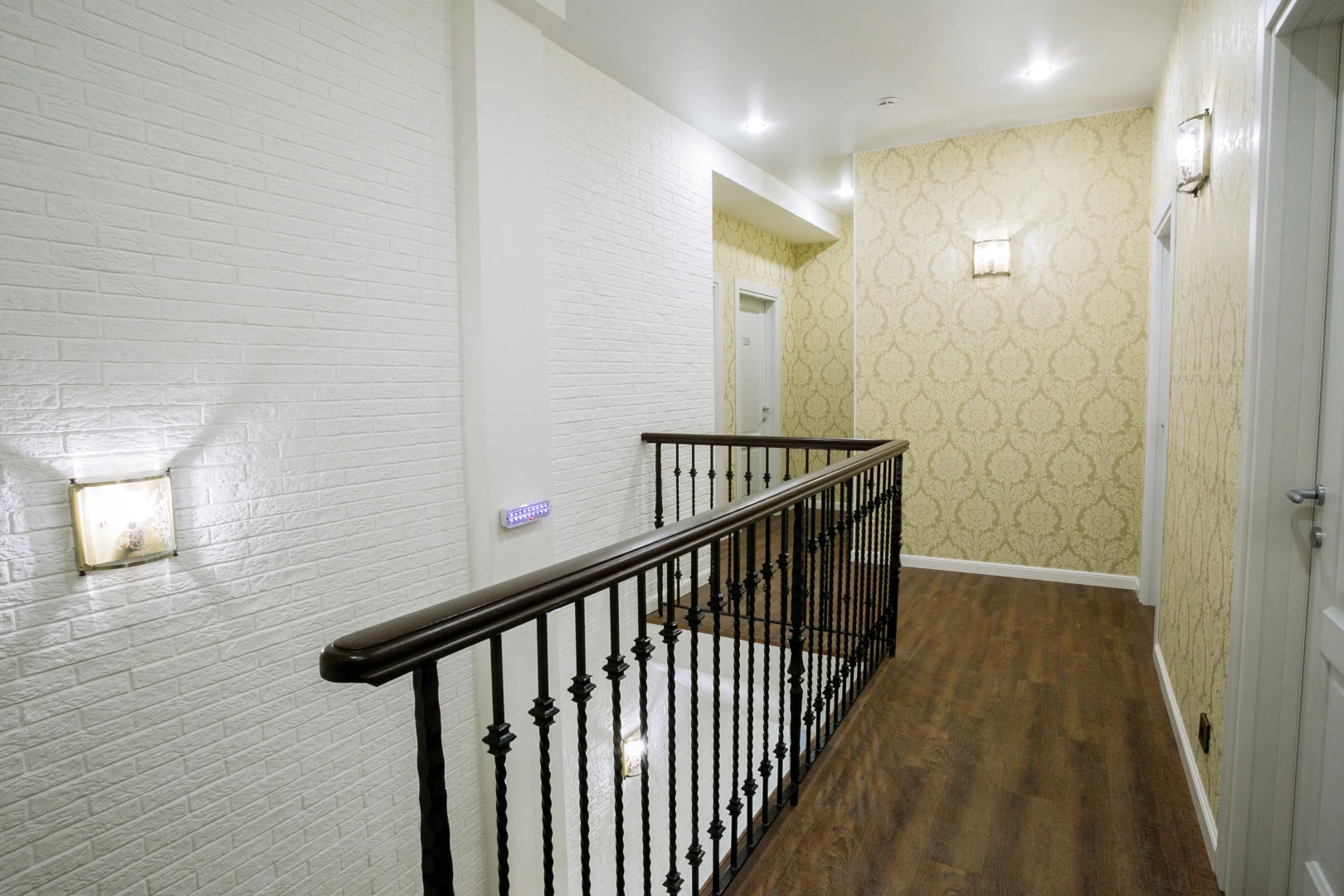 Отель Аристократ