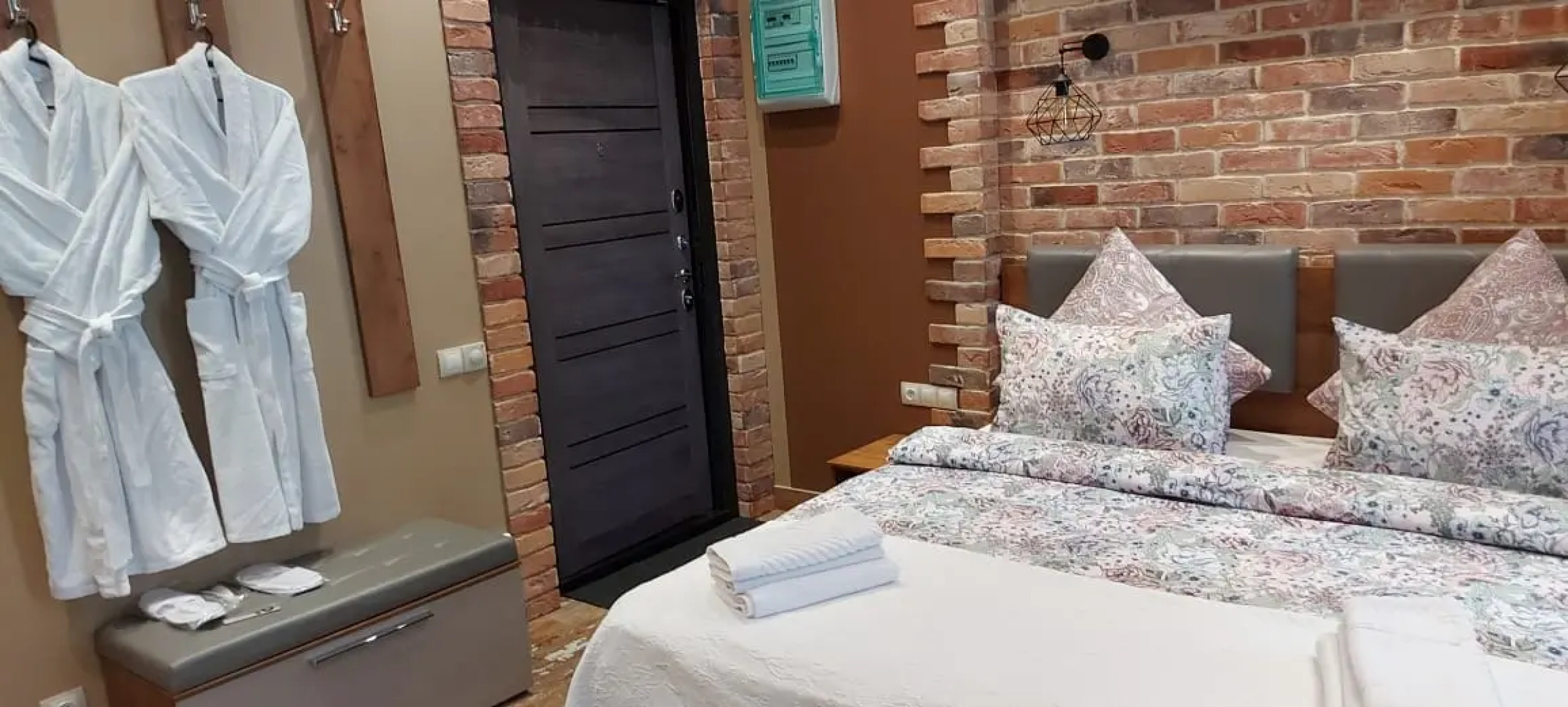 Апартаменты на Средней 13