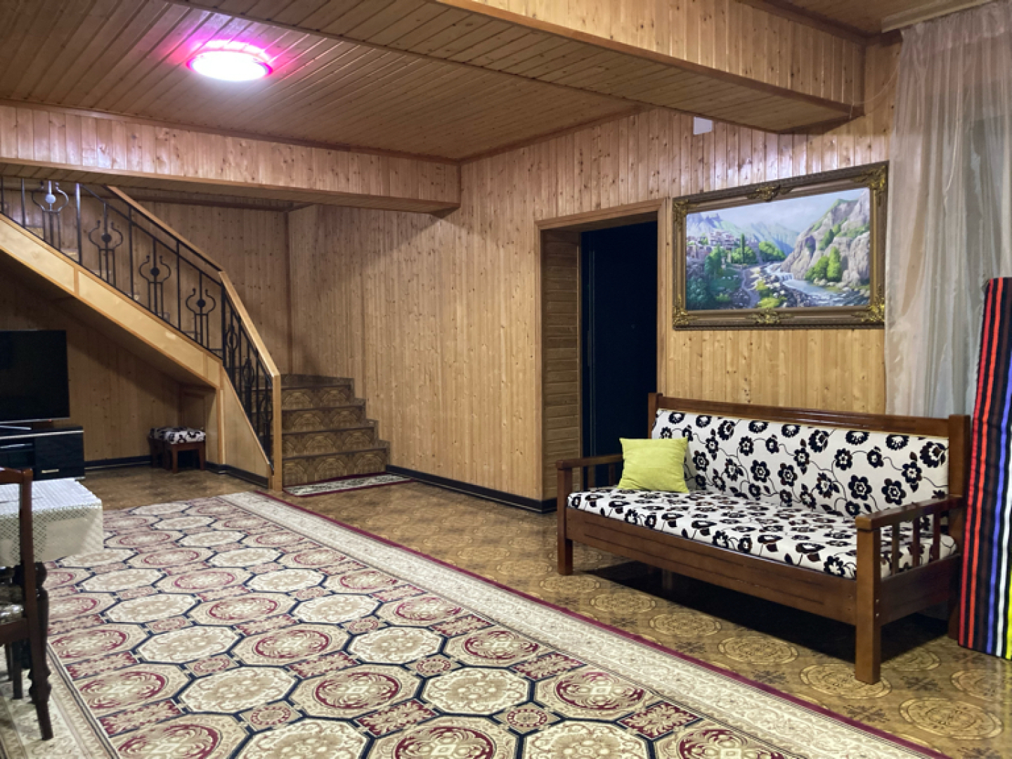 Частный дом у Подножья Горы Тарки