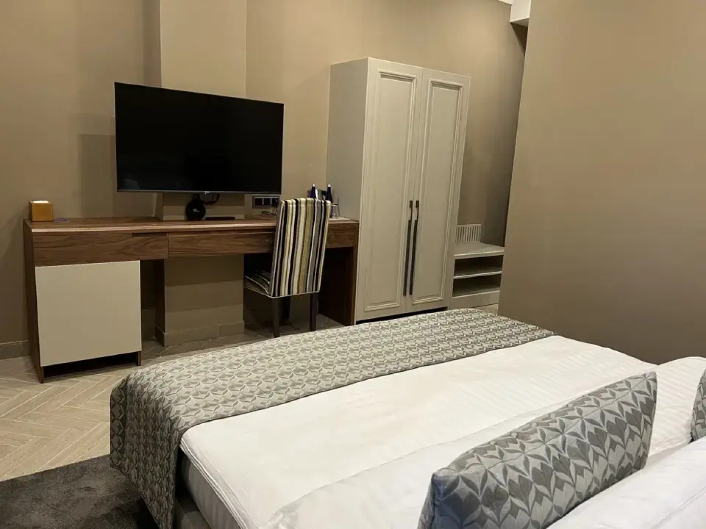 Отель Plaza Viktoria