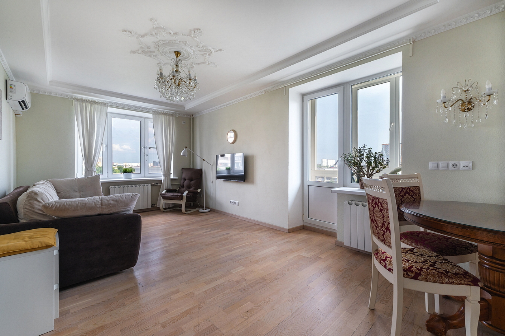 Апартаменты ДВА ГОРОДА - На набережной у Острова мечты и Технопарка