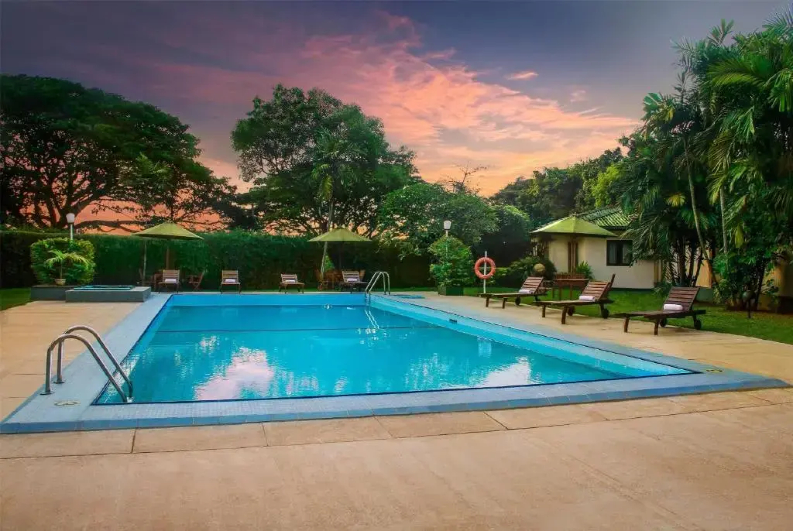 Отель Ramada by Wyndham Katunayake Colombo International Airport