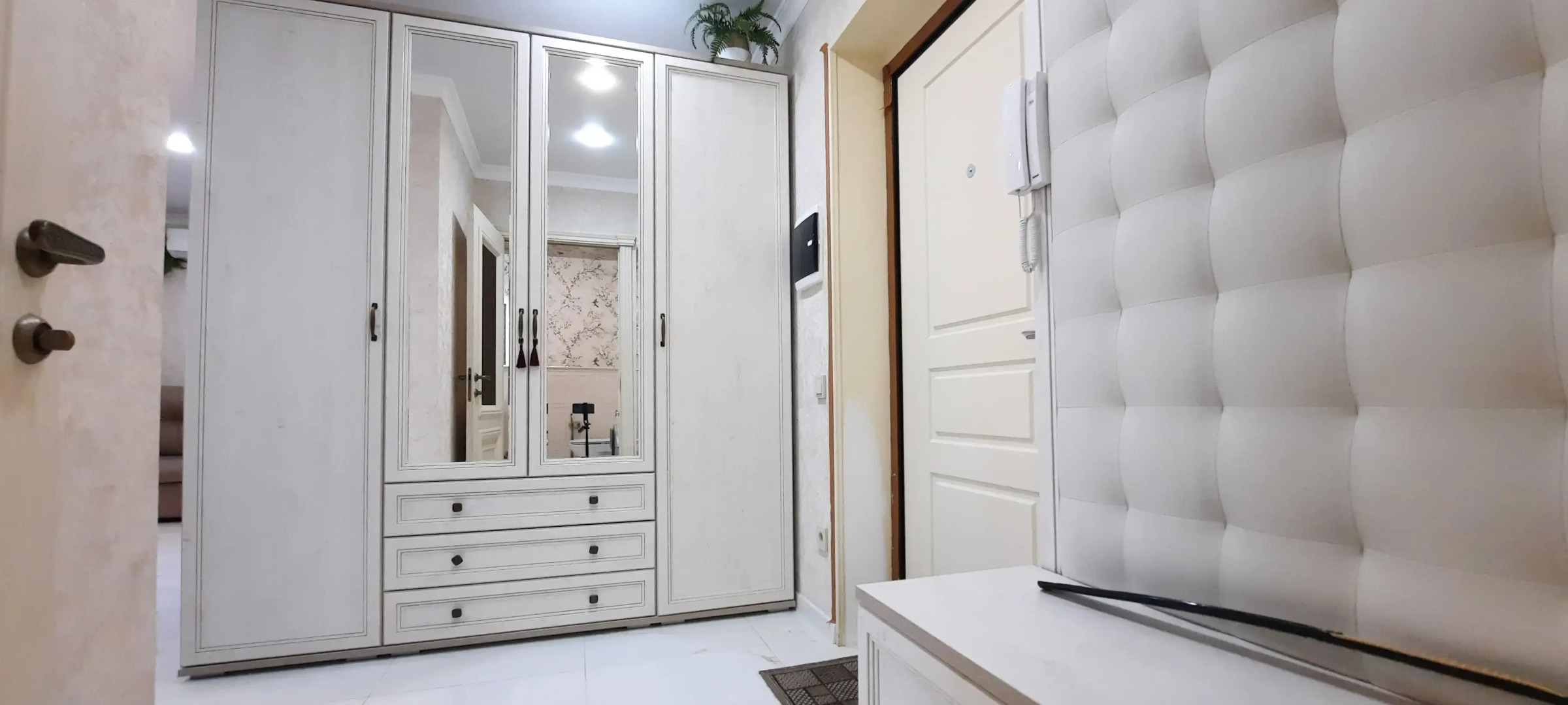 Квартира Комфортабельная студия с красивым видом на аллею Героев