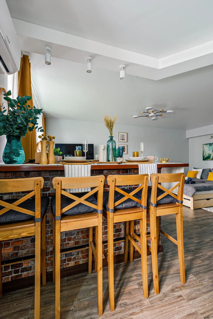Апартаменты Butyrsky Cozy with Terrace, Parking and King-size Bed
