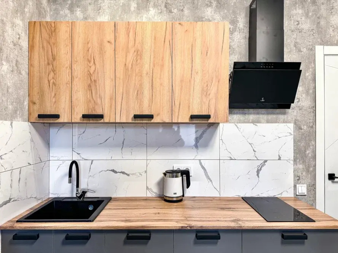 Квартира Уютная студия с балконом в новом доме Крымск Хоум