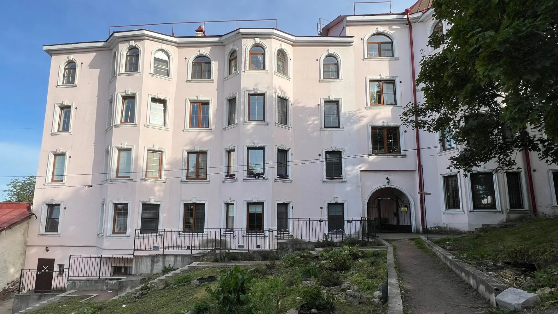 Апартаменты на Краснофлотской с видом на замок