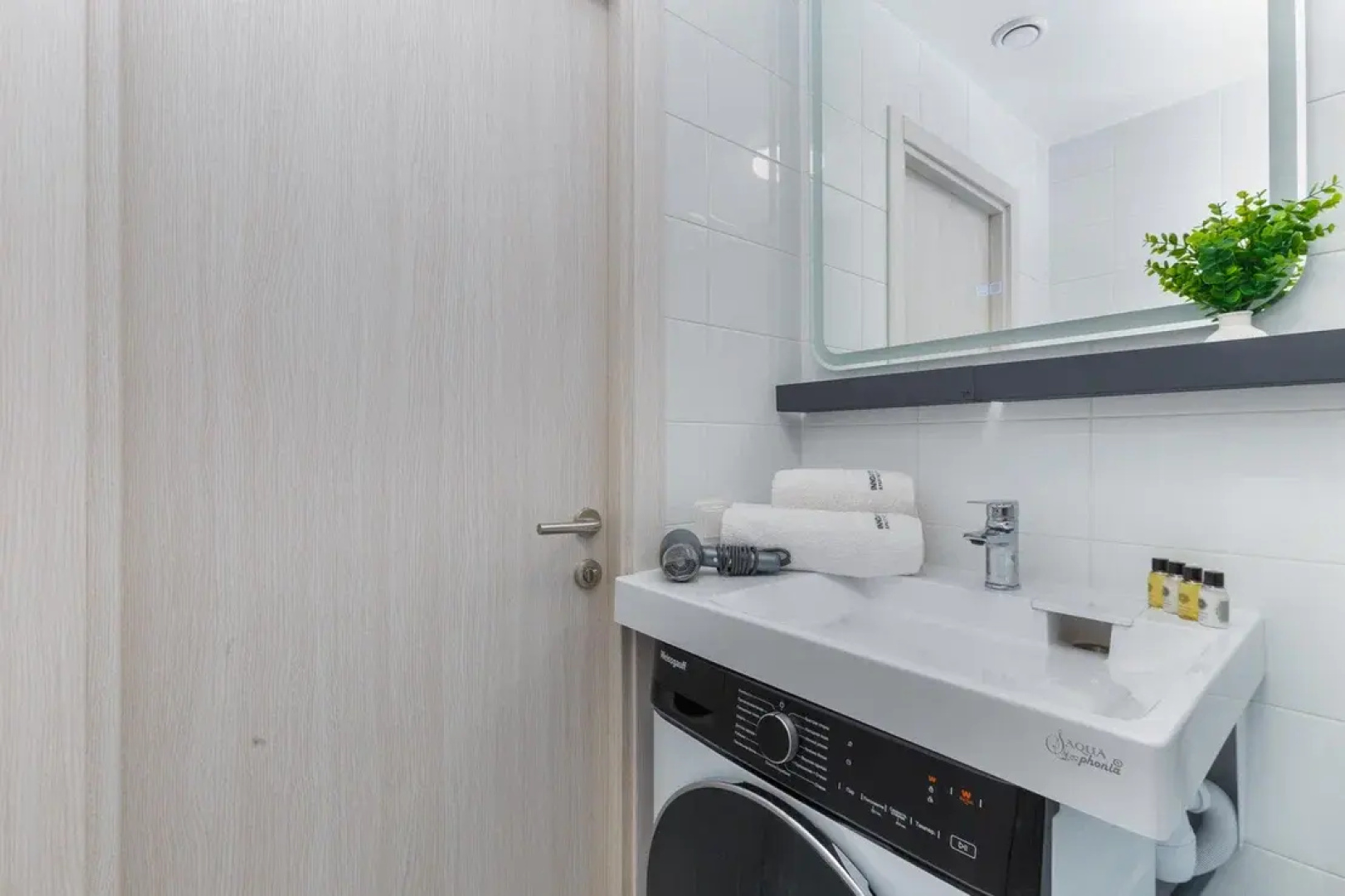 Апартаменты Inndays Apartments на Монахова (3)