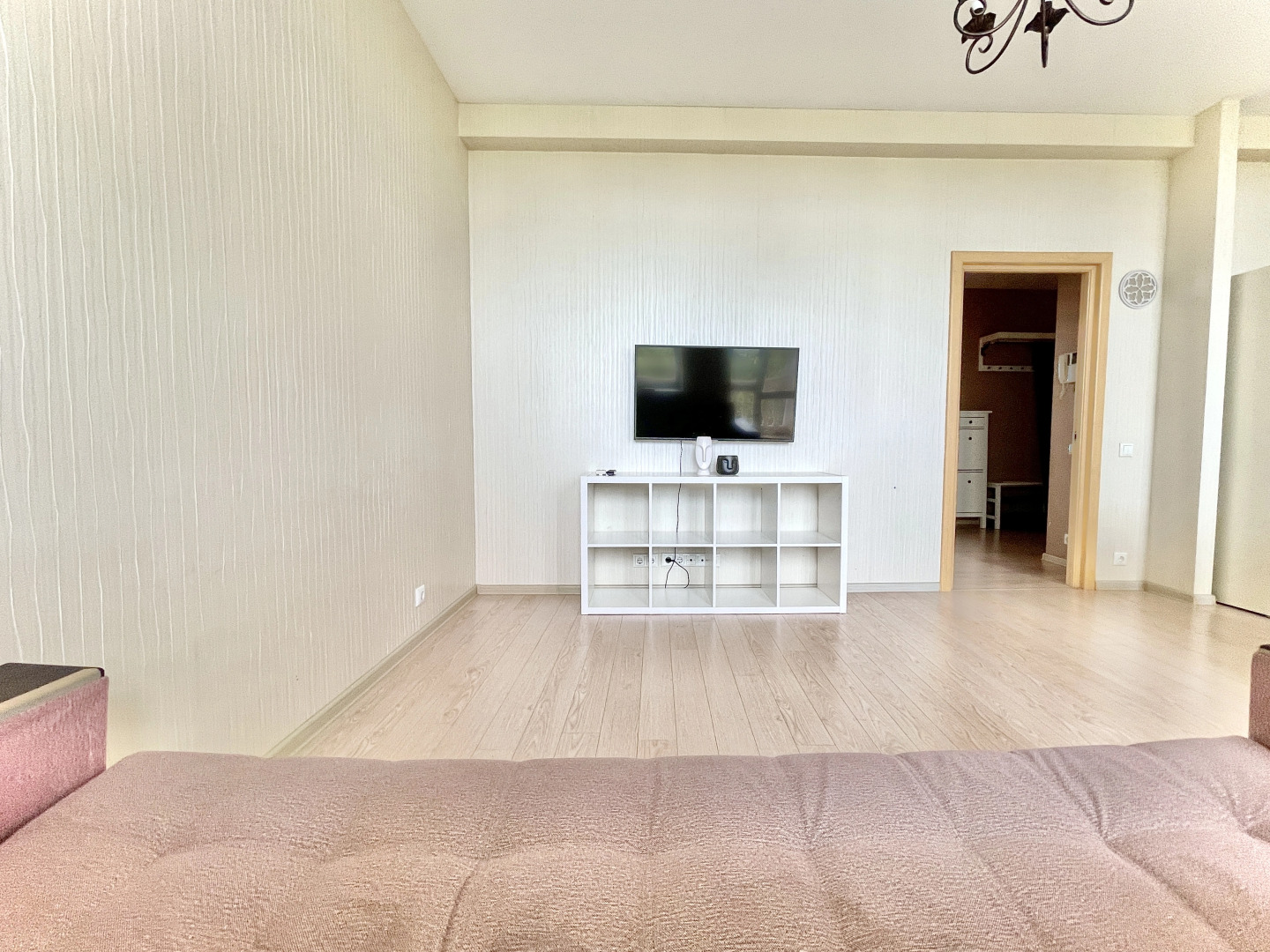 Апартаменты трёхкомнатные в центре города с балконом