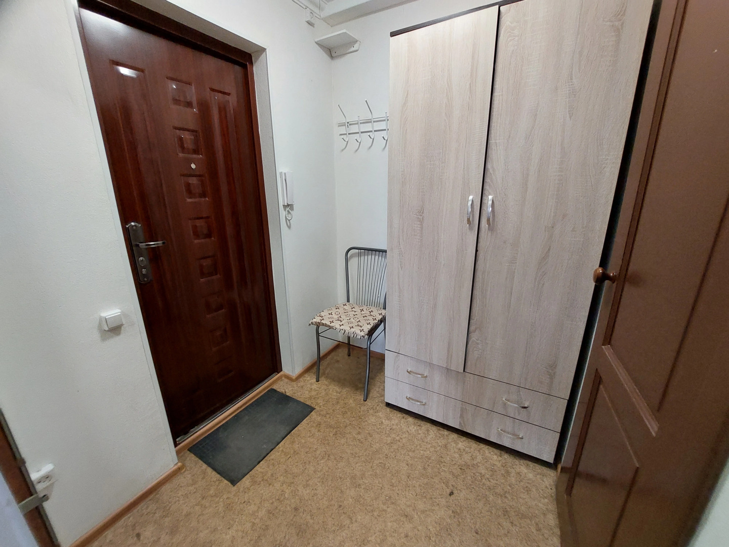 Апартаменты Студия с балконом у ТЦ Колумб