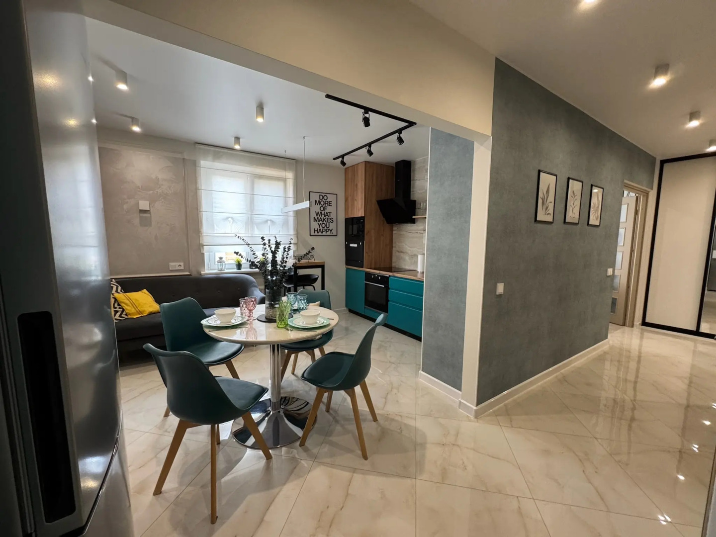 Апартаменты на Курчатова 24 - 2 комнаты