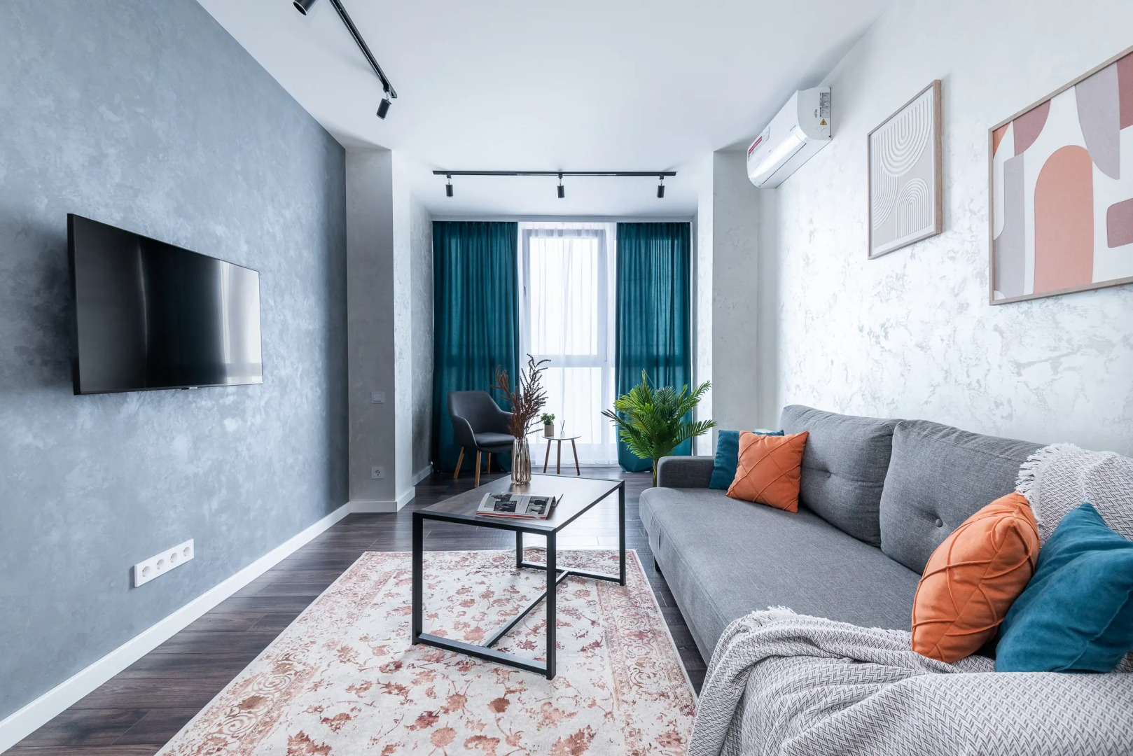 Квартира на сутки Минск Маяк Кухня объединена с жилой зоной Отдельная спальня Подходит для командировок и отдыха Wi-Fi Кондиционер