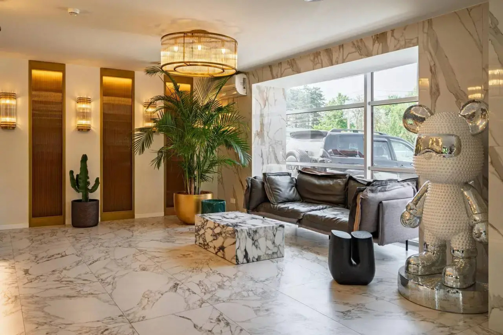 Отель BOUTIQUE HOTEL EMBARGO