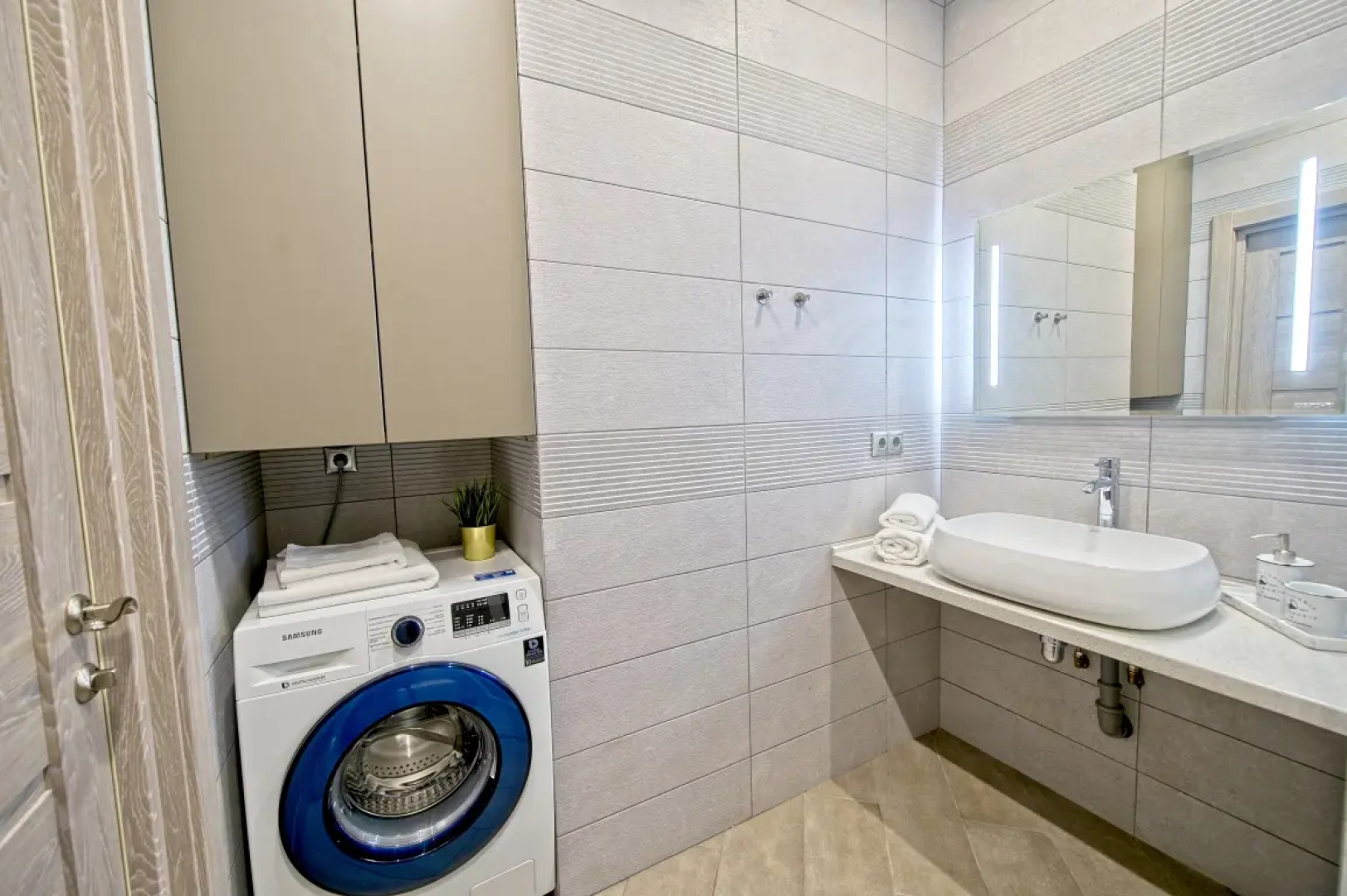 Апартаменты с Балконом Elite Apartments