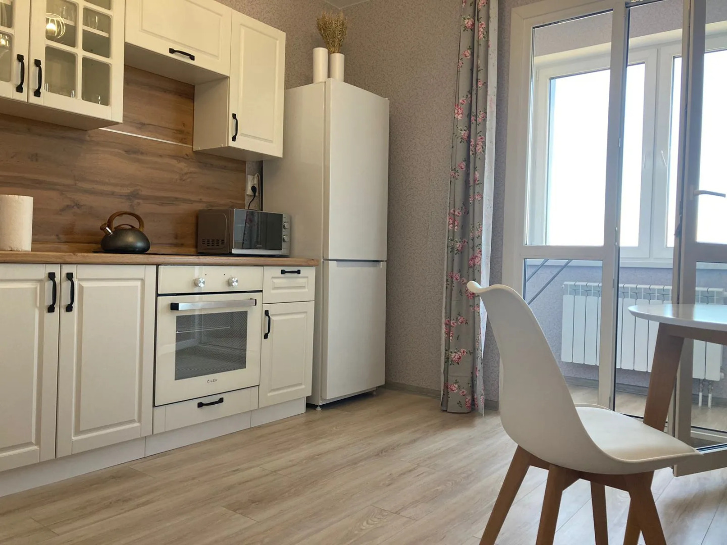 Апартаменты на 45 Стрелковой Дивизии с платным паркингом, близко от Областной детской больнице и РЖД