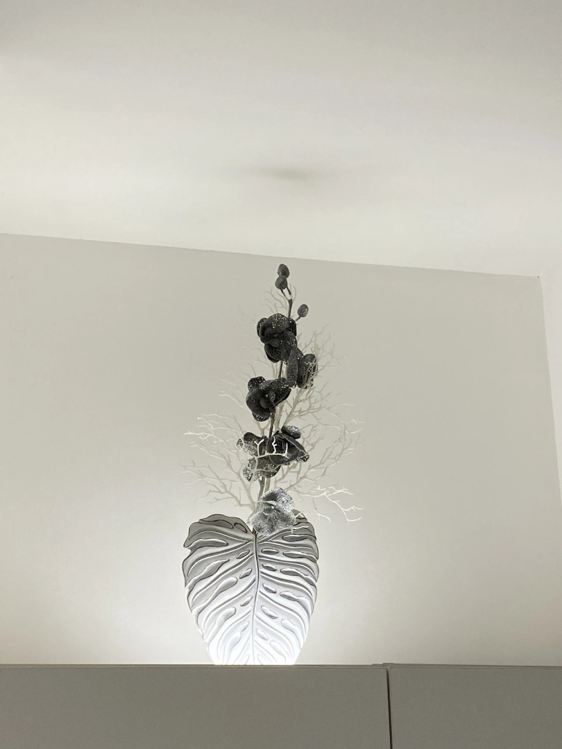 Апартаменты в современном стиле с камином