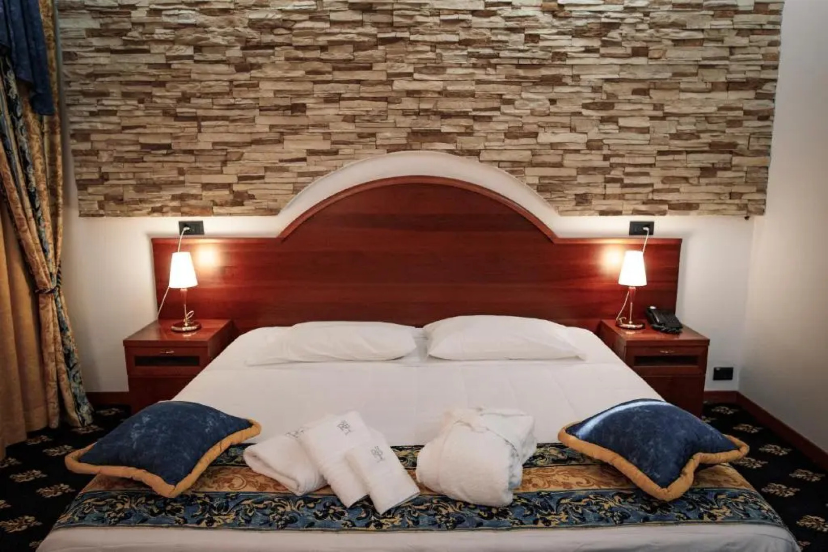 Отель River Palace