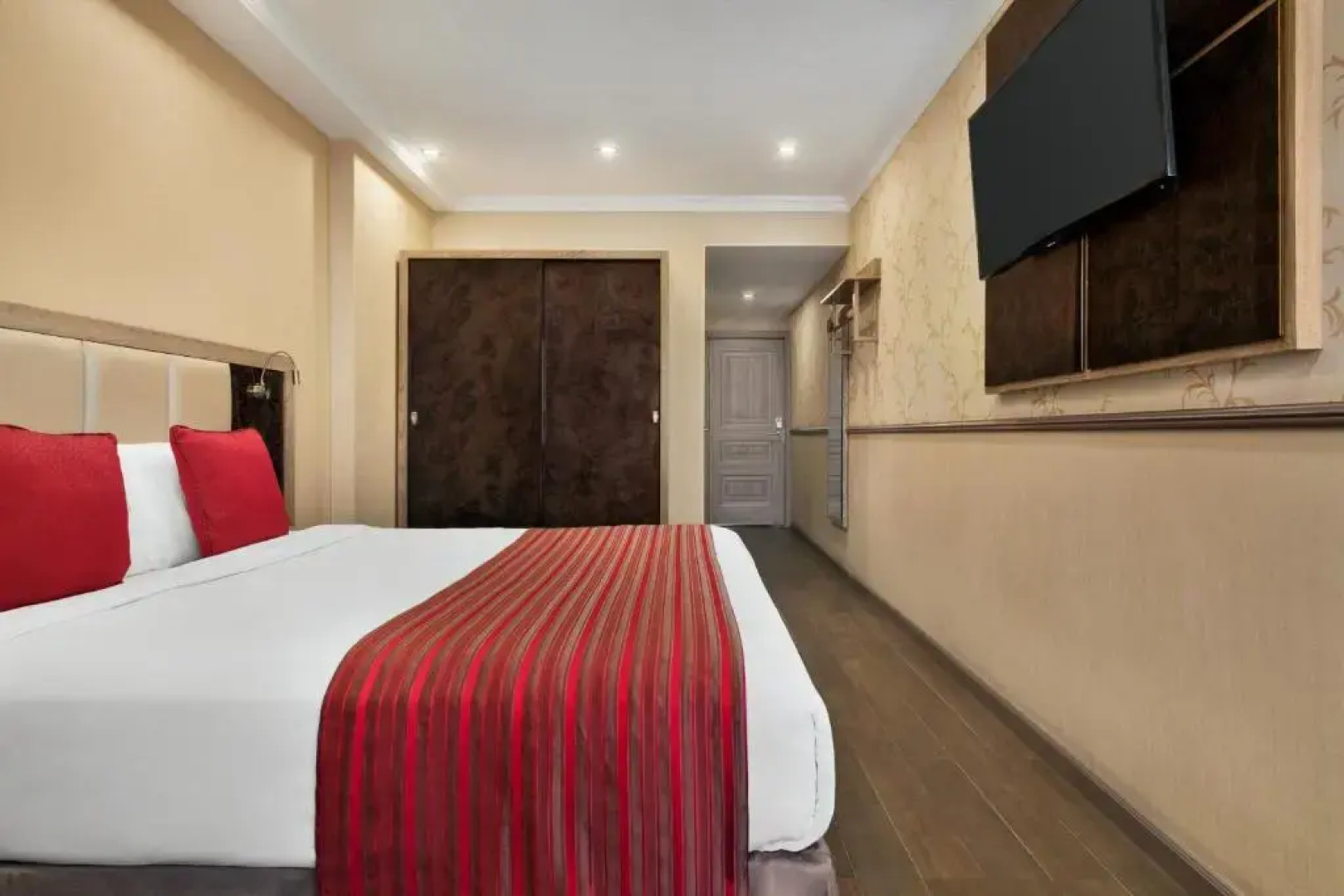 Отель Ramada by Wyndham Bishkek Centre