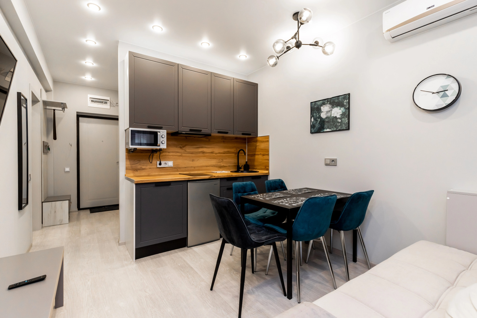 Апартаменты Море Апартаментов на Эстонской 37/3 2