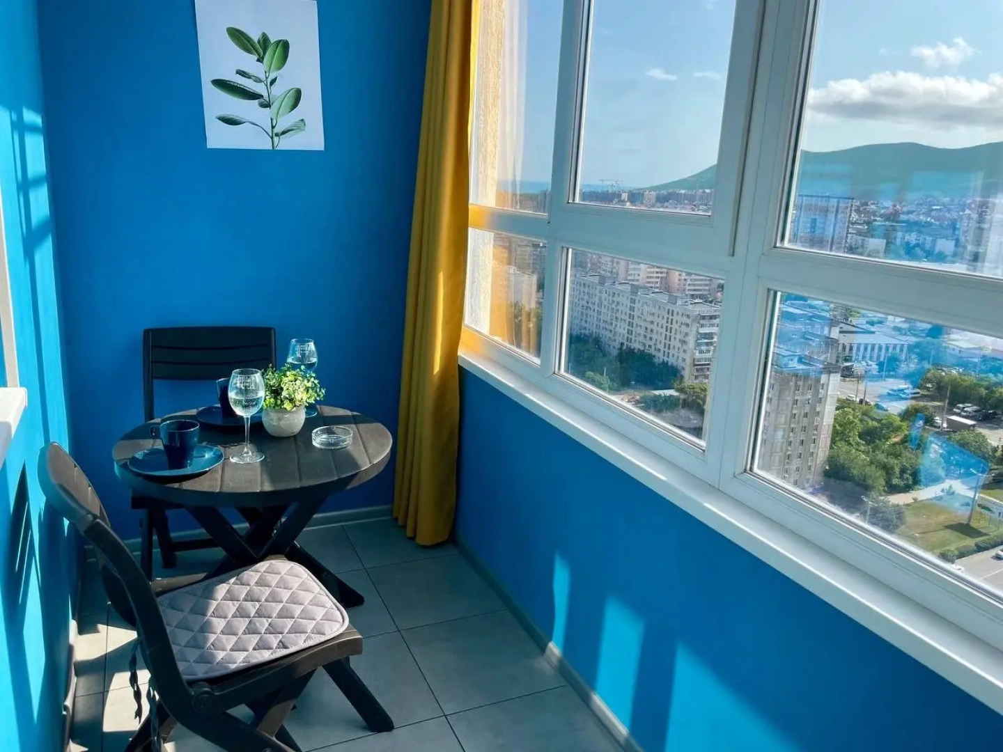 Квартира Уютная на 22 этаже с видом на горы и море,15мин до набережной пешком