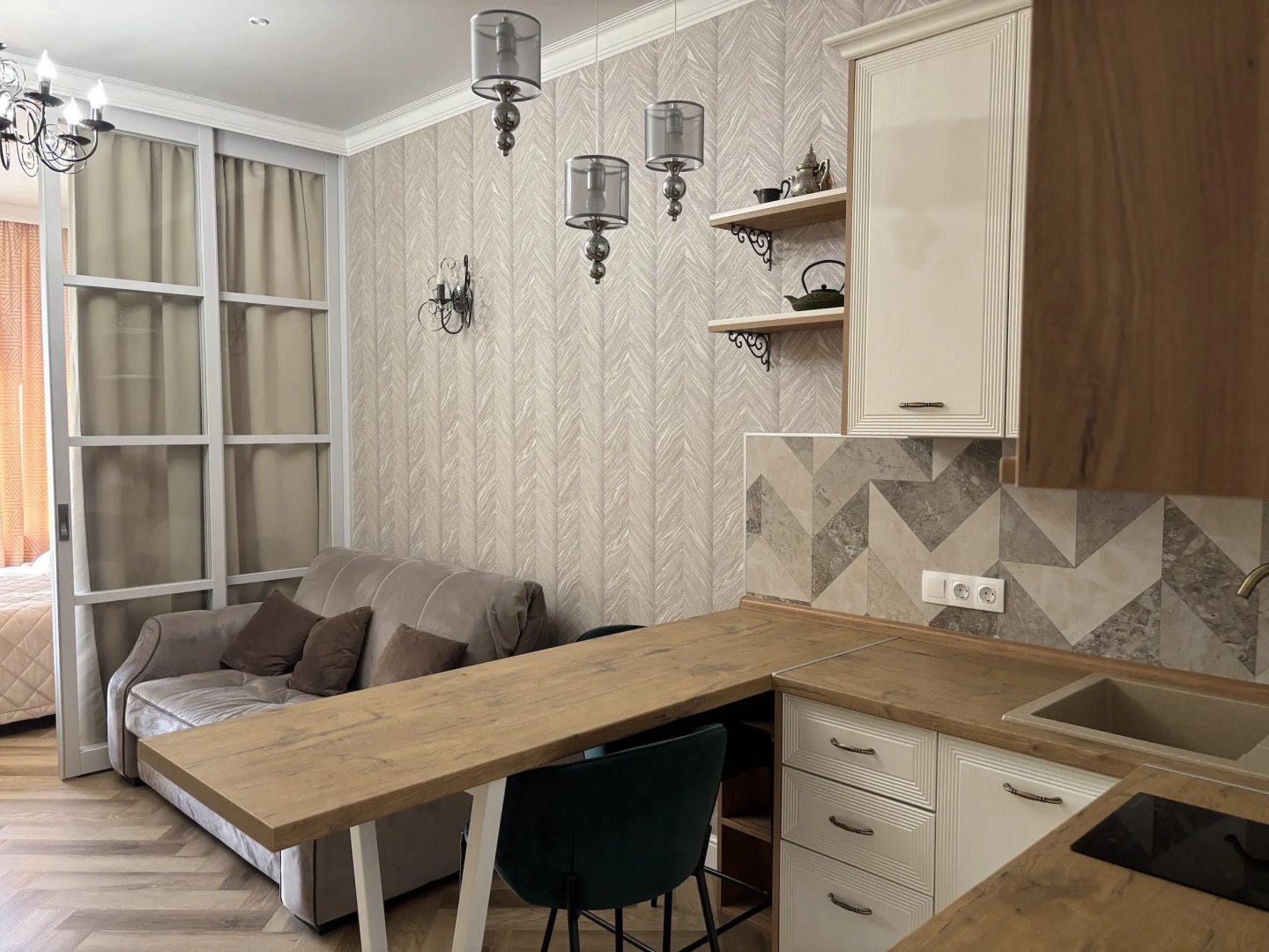 Апартаменты Семейная студия Люкс Монро