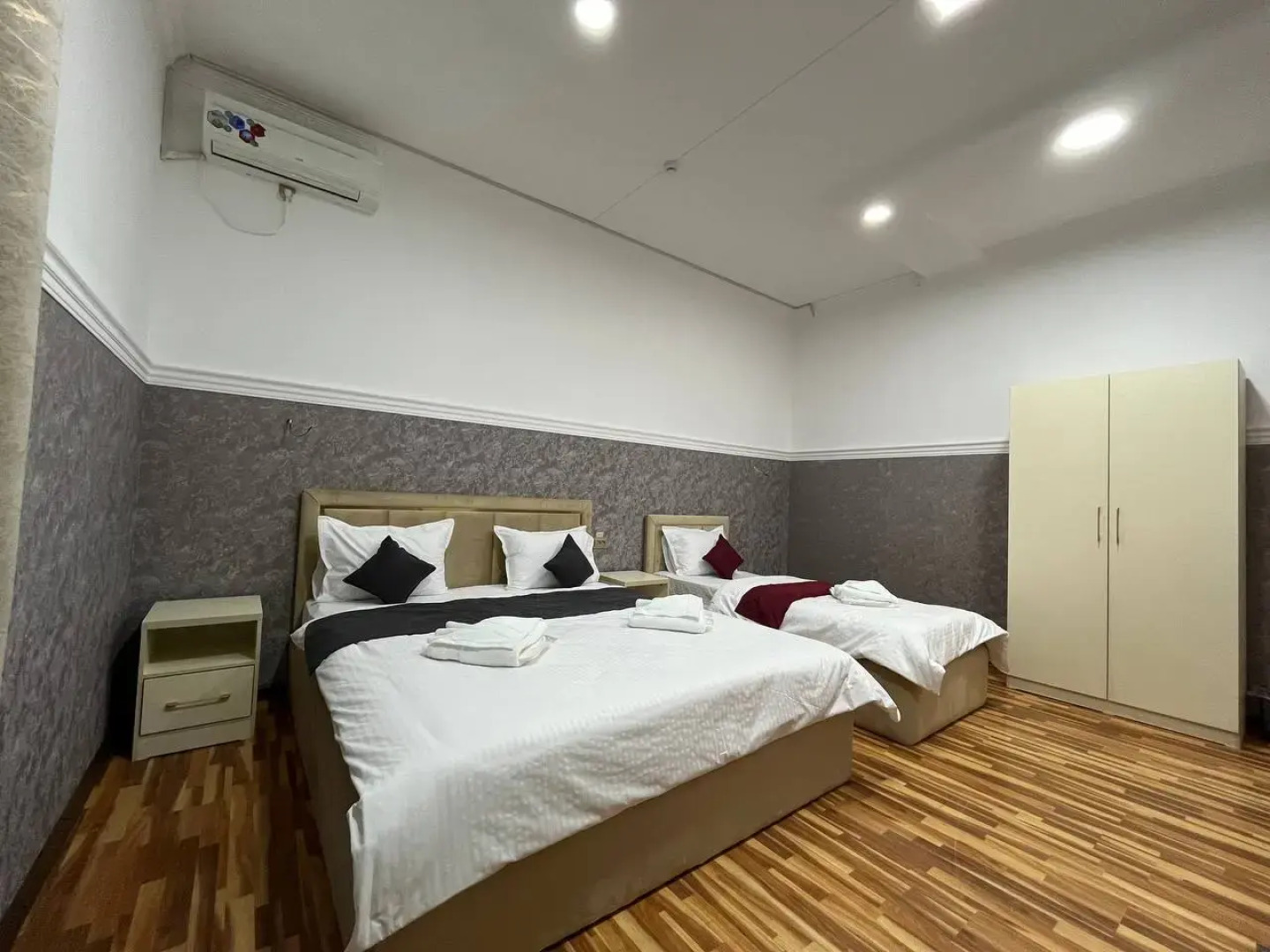 Отель HOME ALONE