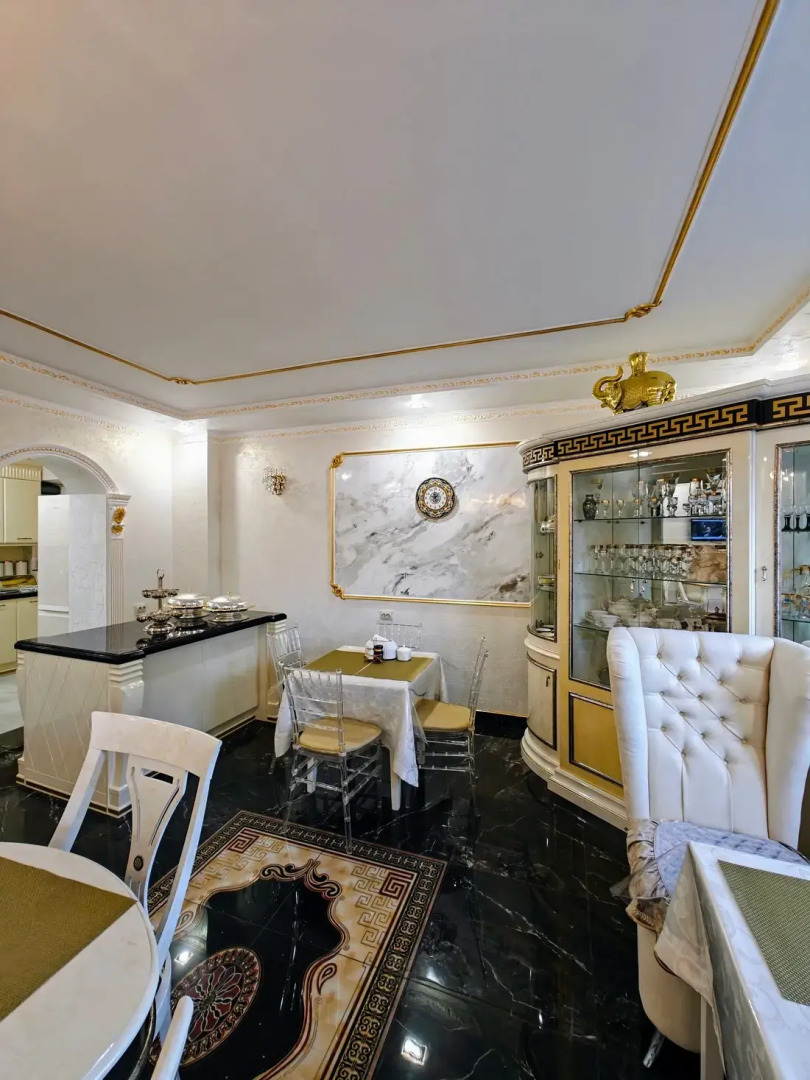 Отель Golden House