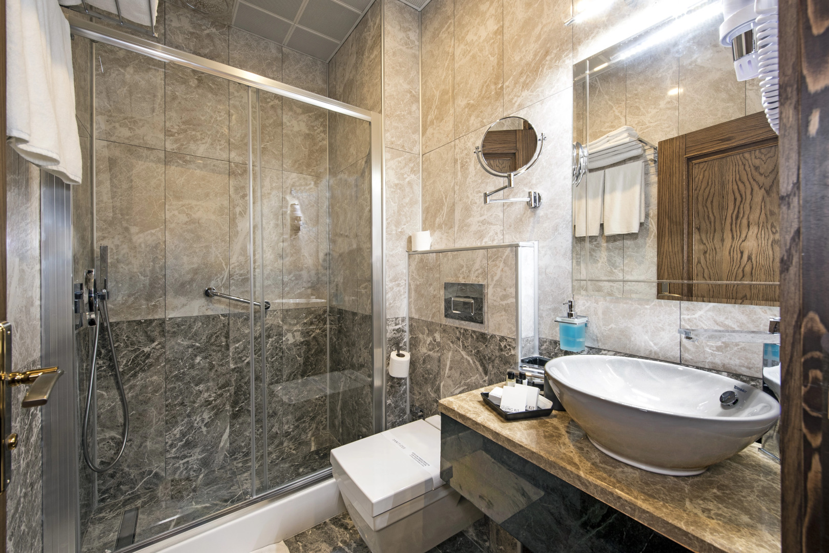 Отель Perapolis