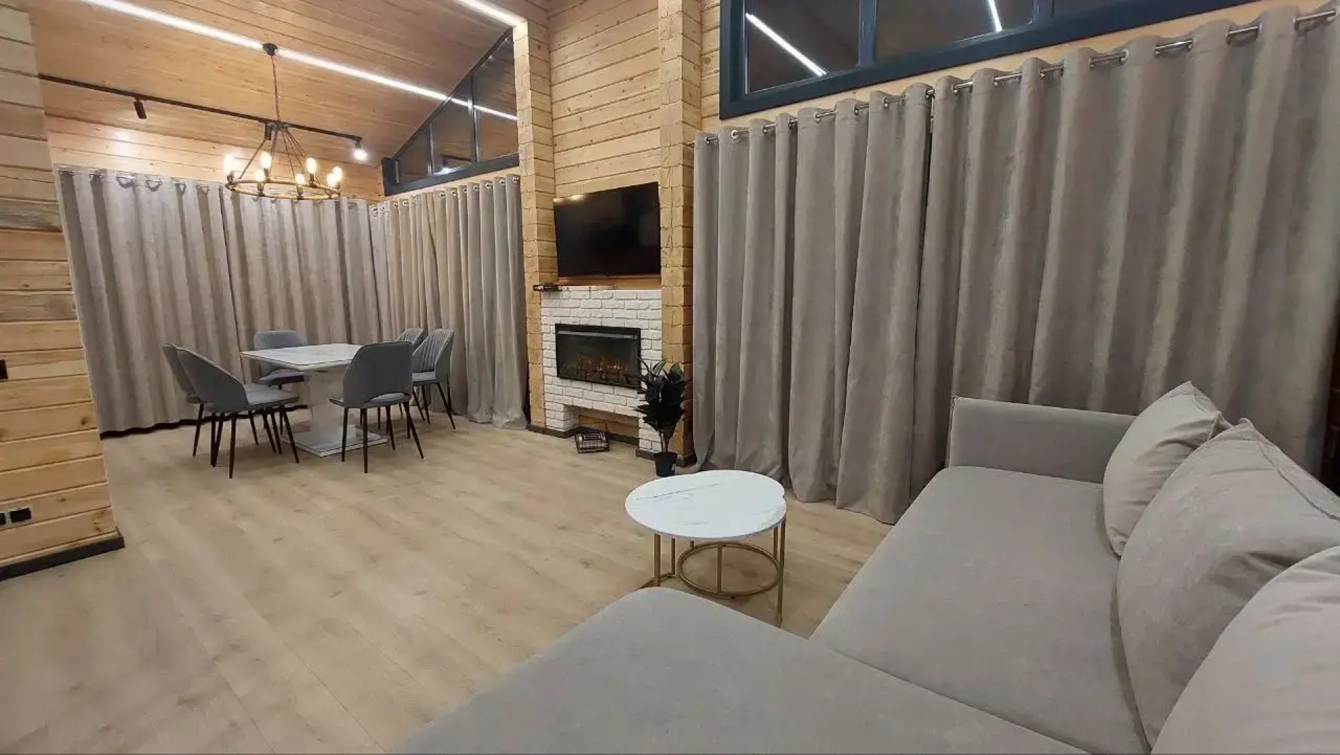 Гостевой дом Деревянный дом с камином в лесу на Славянской