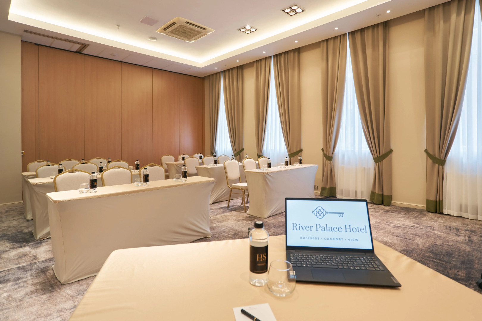 Отель River Palace