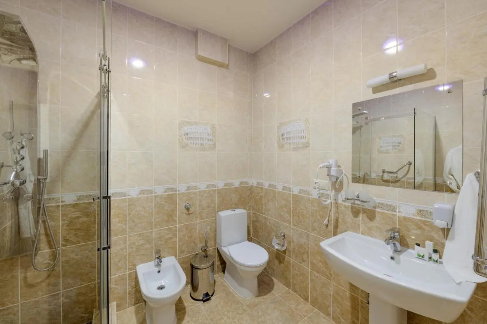 Отель Аквамарин