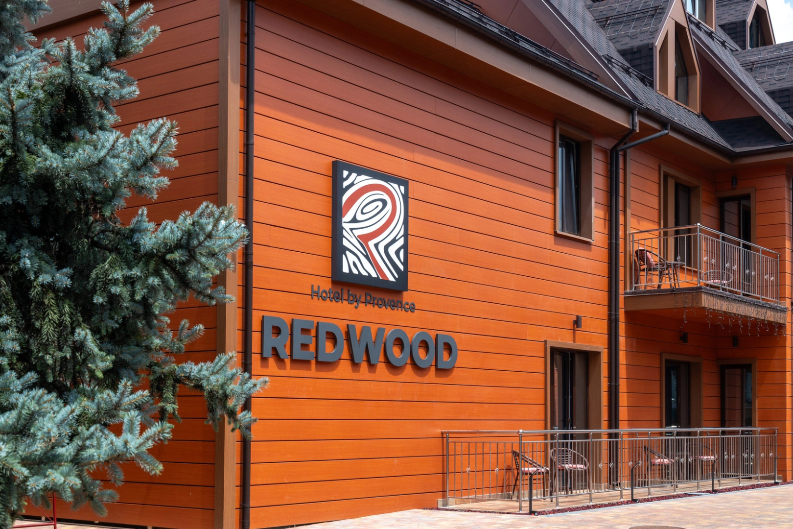 Отель Red Wood