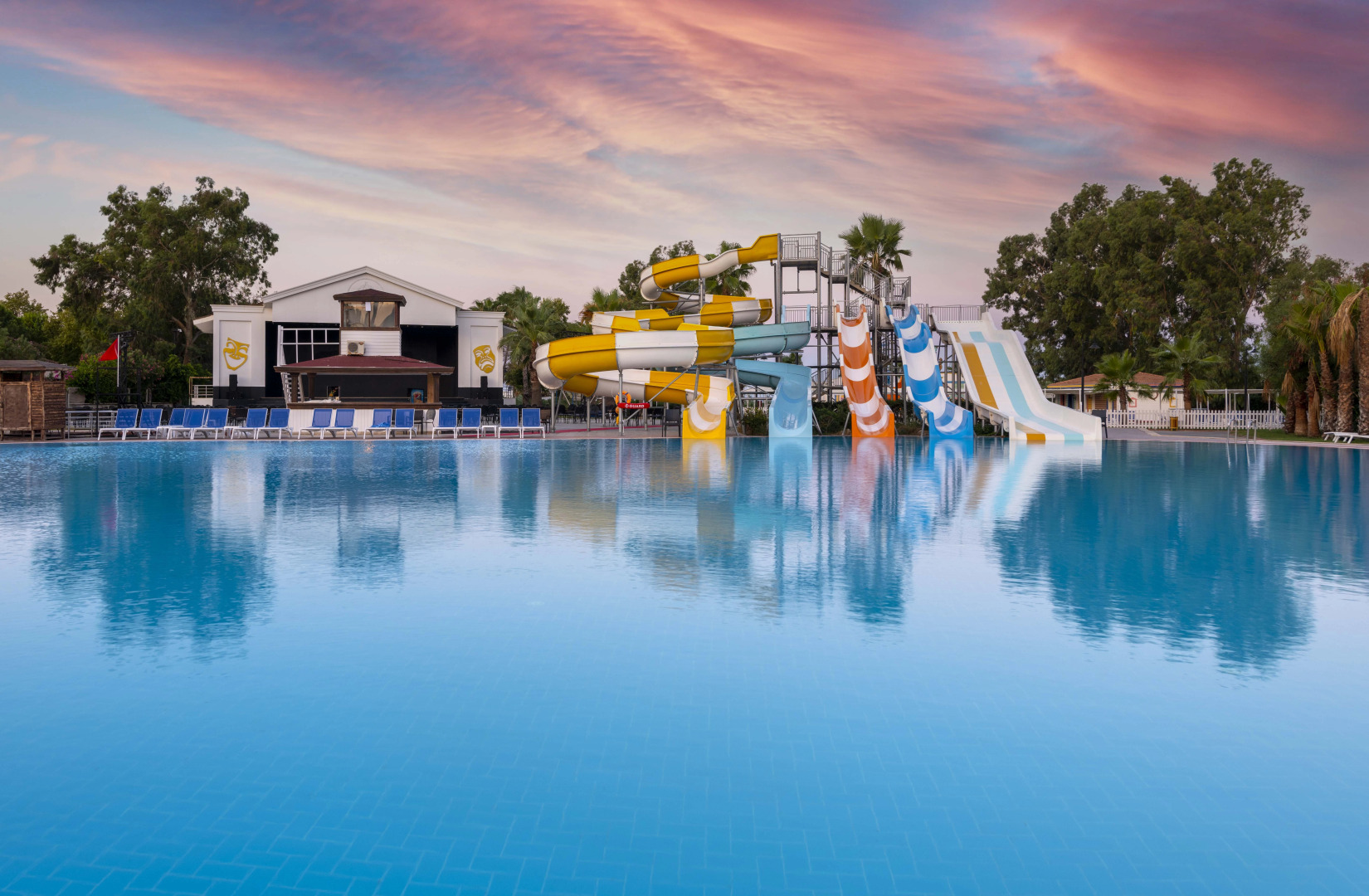 Отель Asteria Family Resort Side