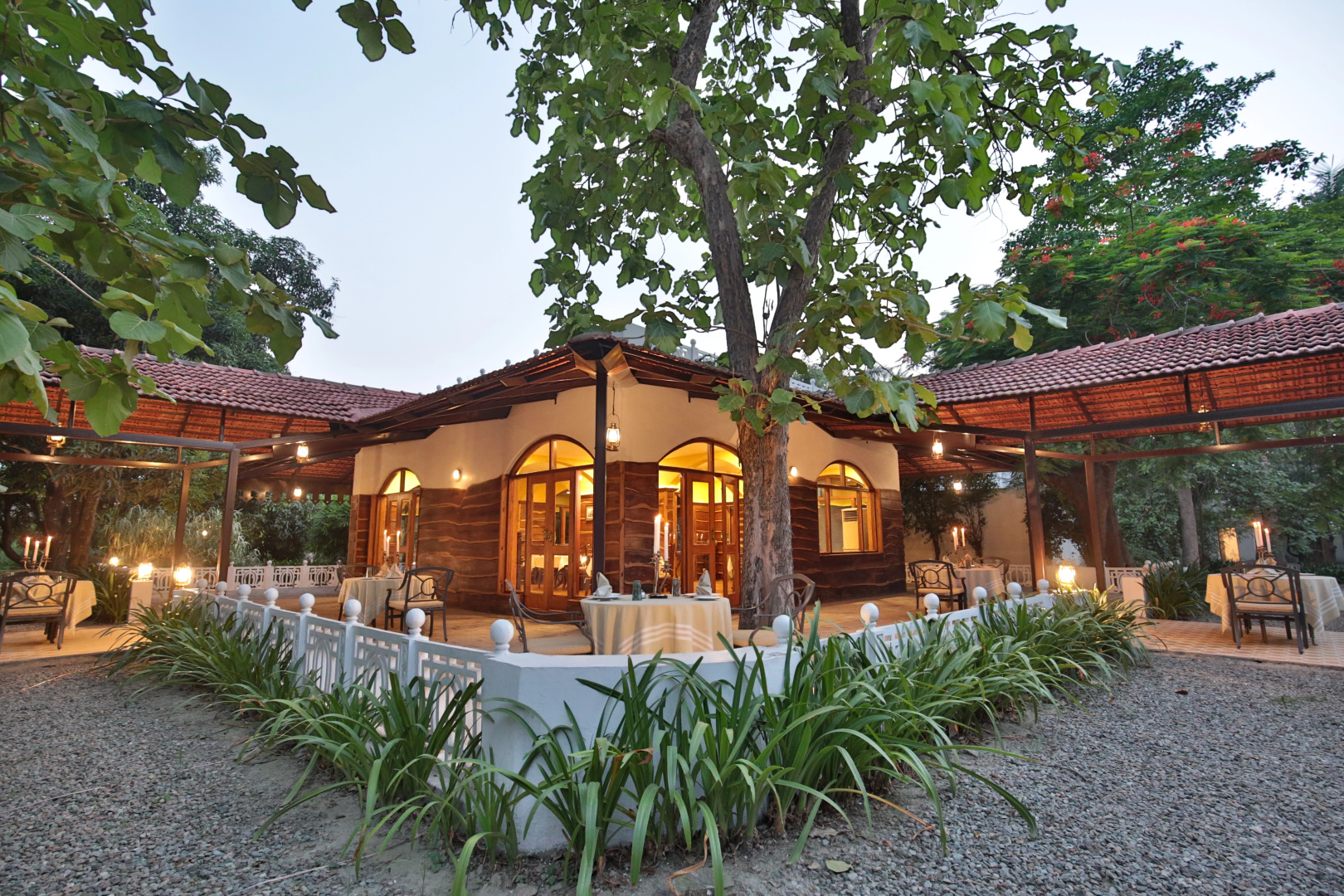 Отель Jaagir Lodge Dudhwa