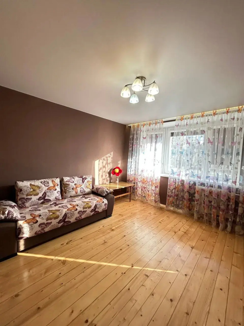 Квартира Уютная трехкомнатная на сутки у метро Могилевская, ООО Все рядом