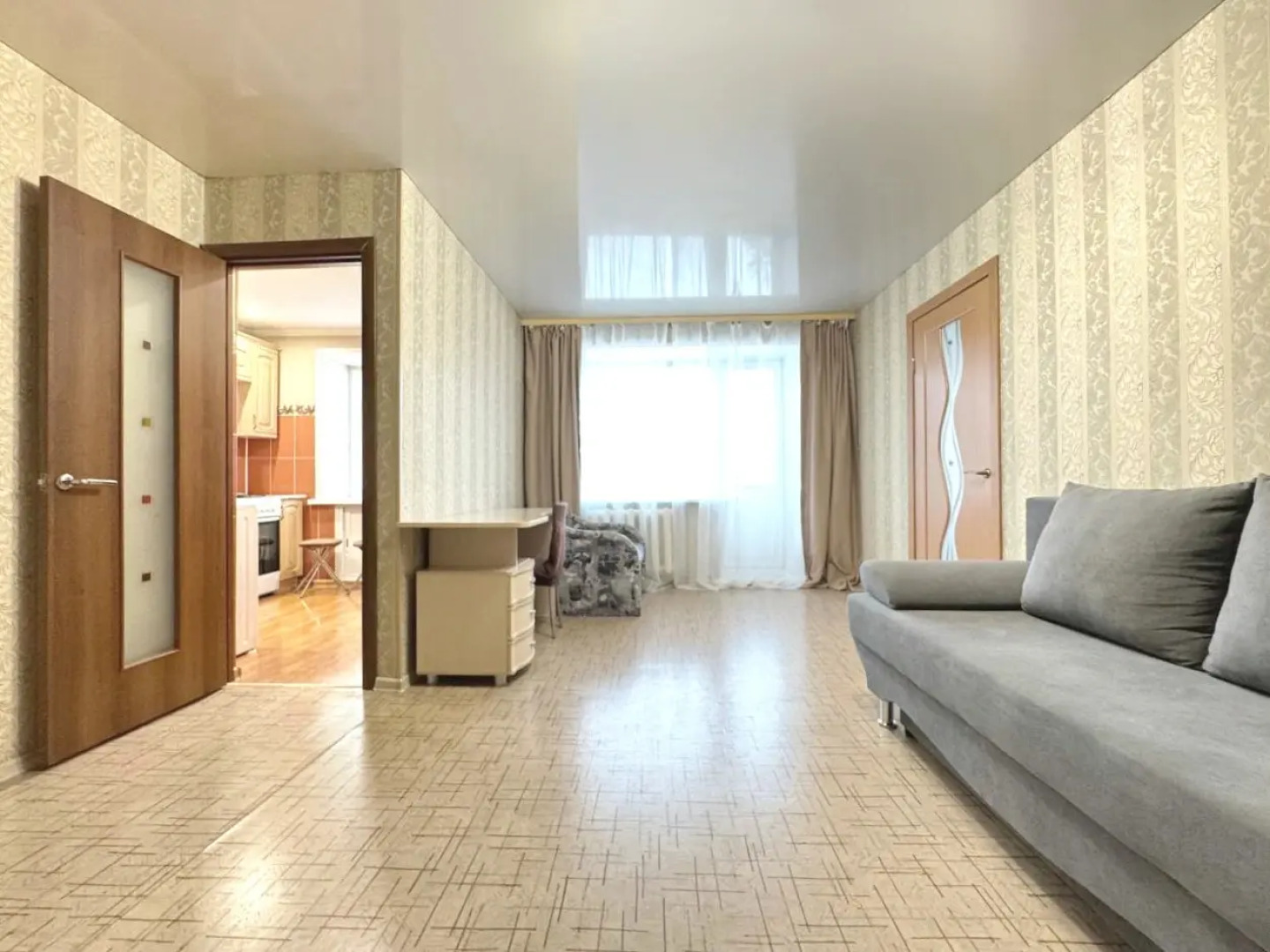 Квартира двухкомнатная в центре на Дзержинского рядом с РИАцентром