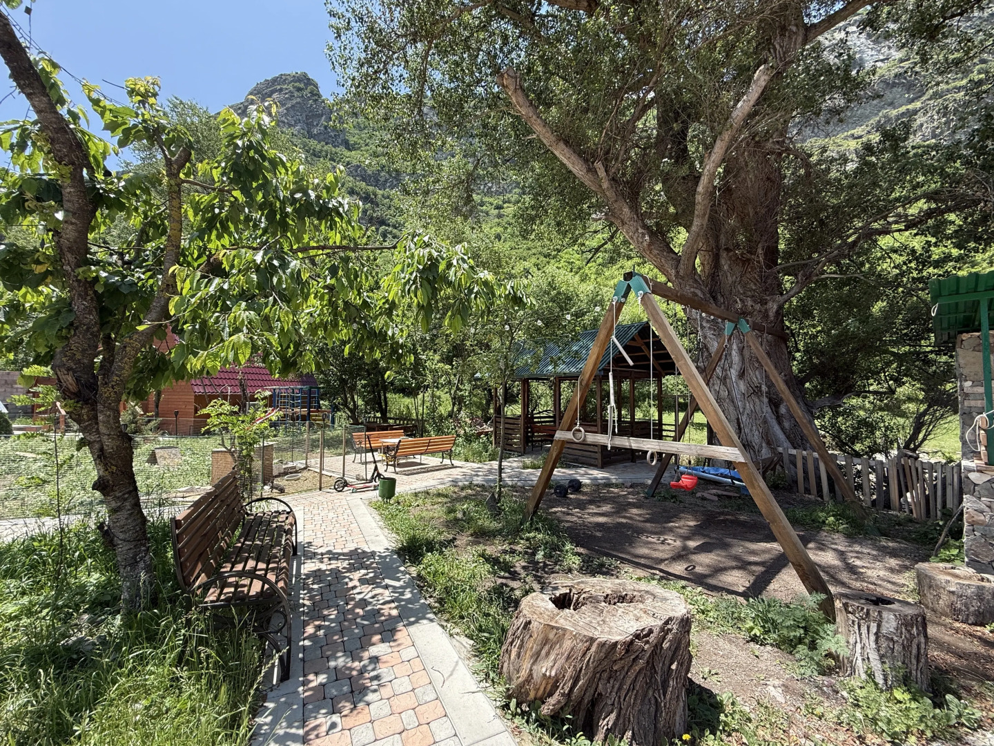 Курортный отель Qarup House