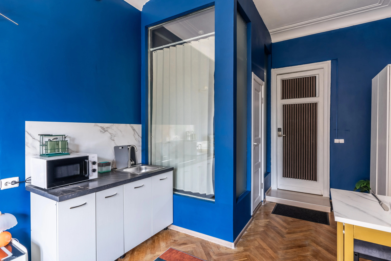 Апартаменты ВО 14/65 Синий свет