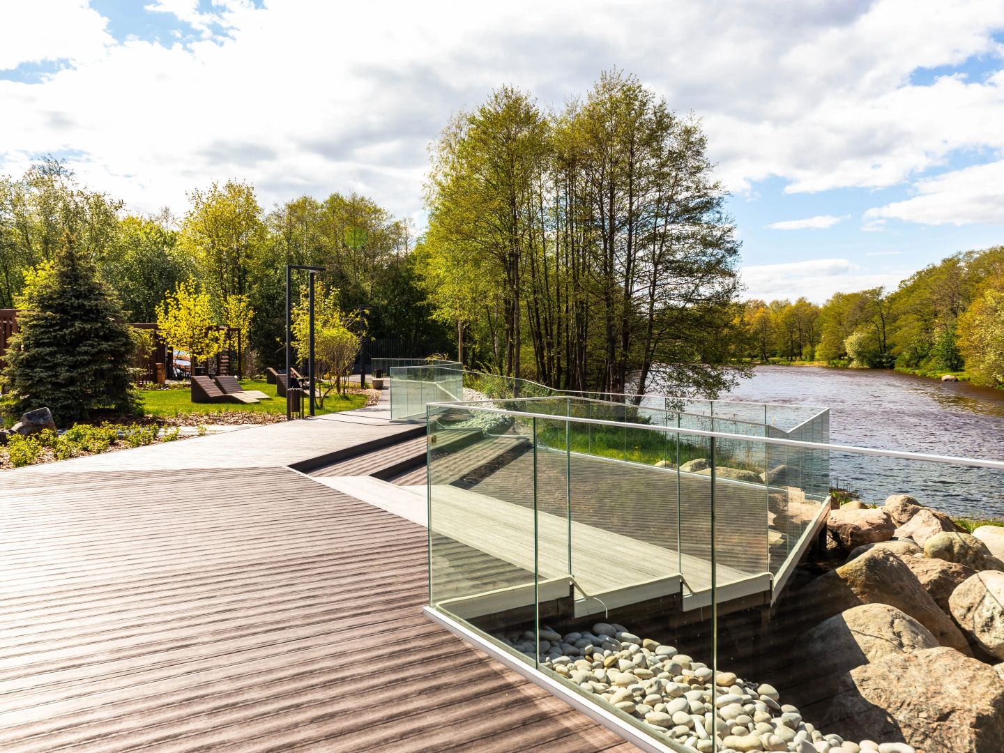 Апартаменты Hvoja в комплексе с бассейном на берегу Финского залива