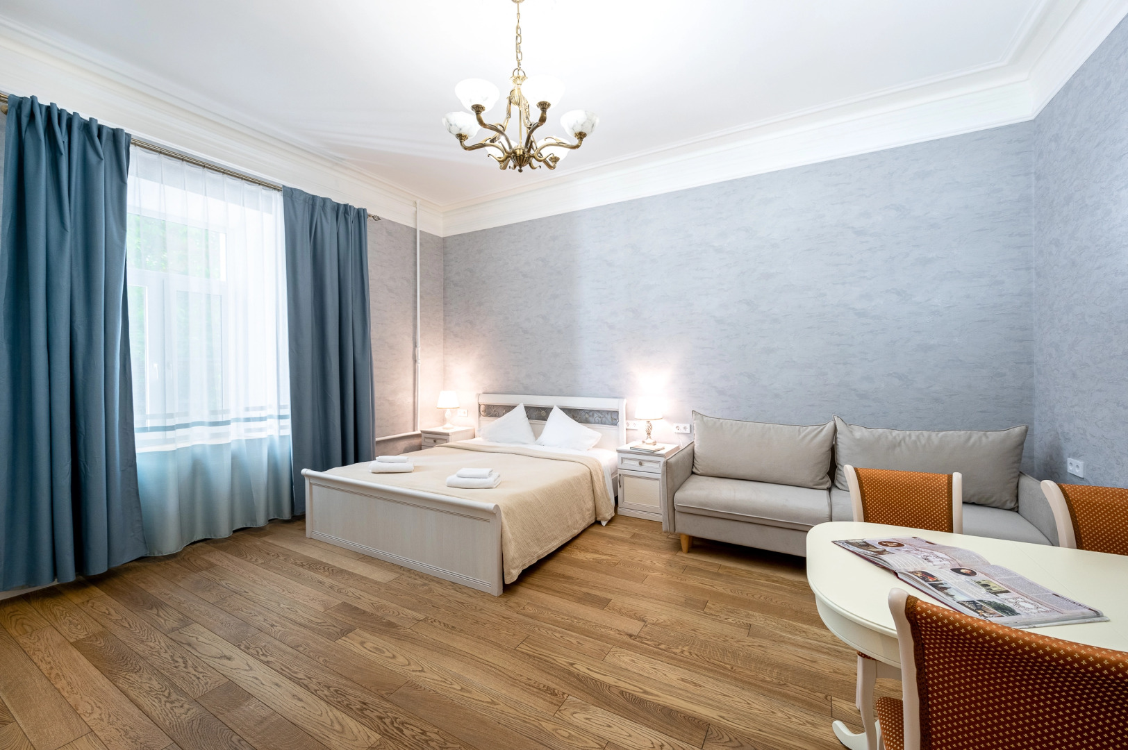 Трехкомантная квартира у летнего сада в Мозаичном дворе