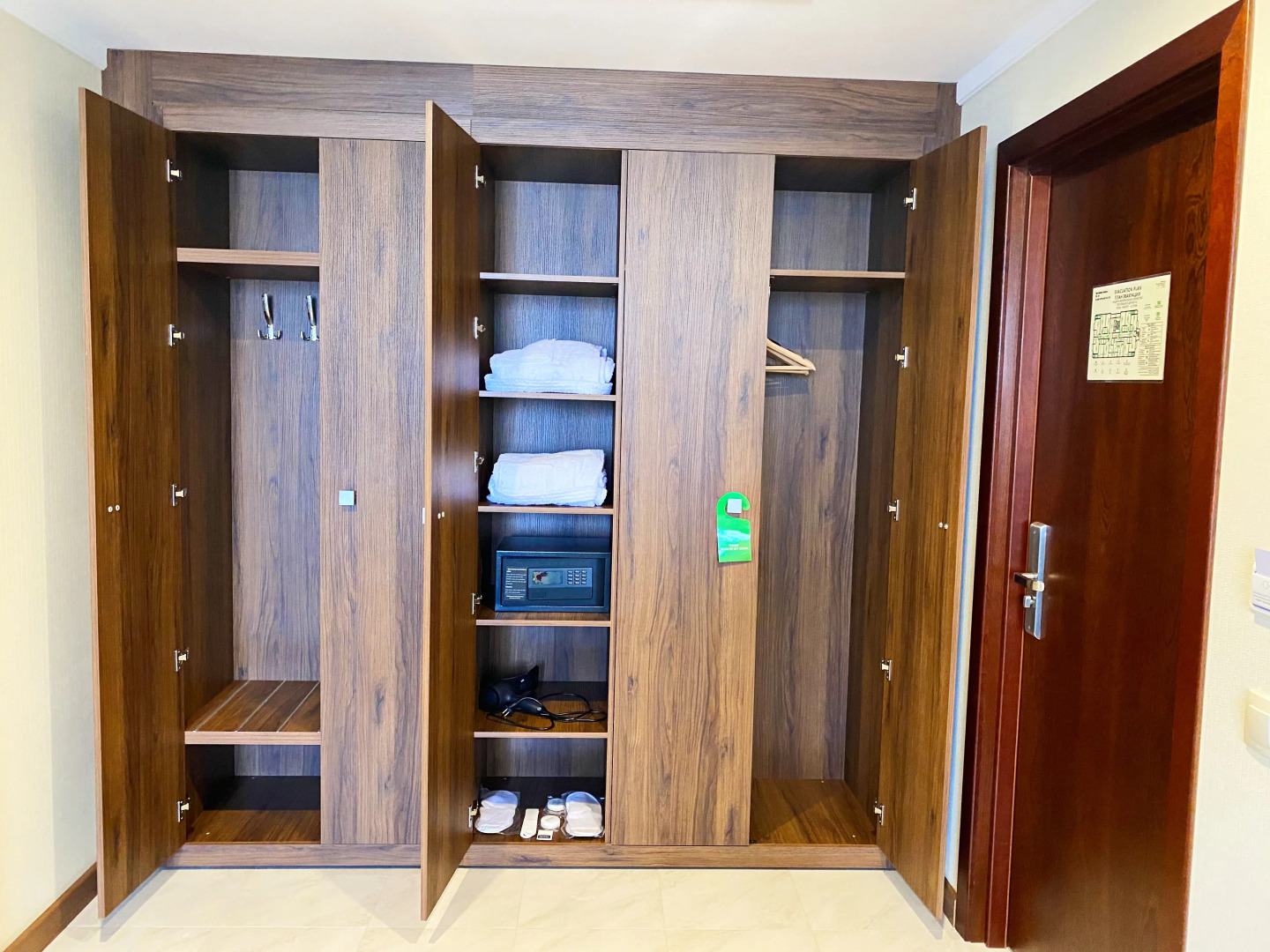 Отель Монто