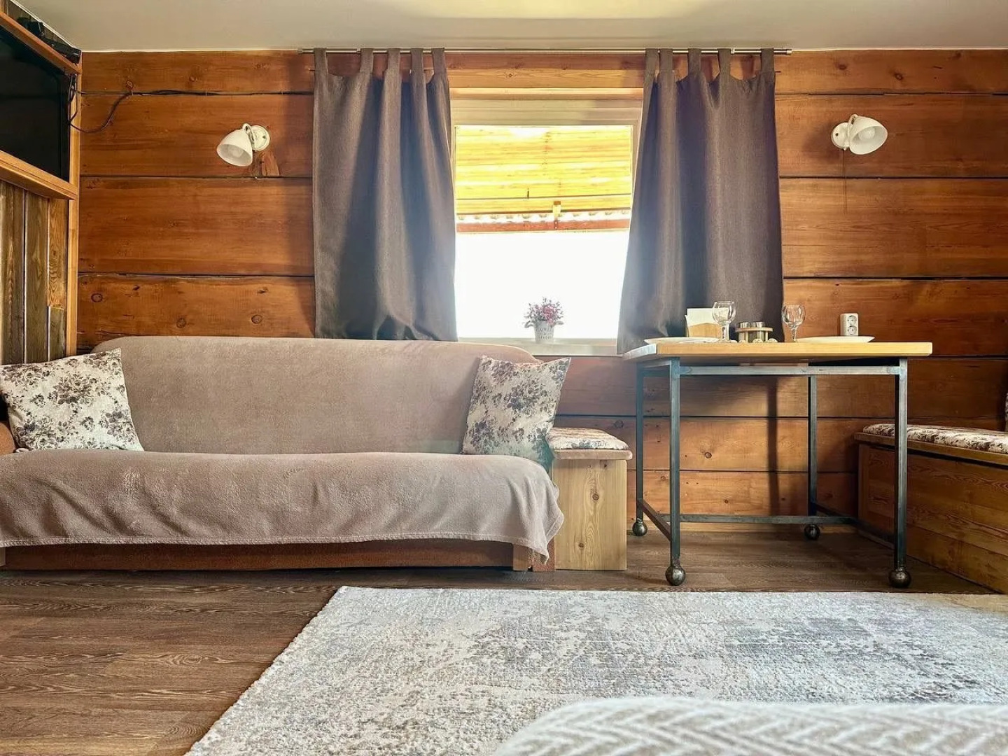 Частный дом Байкальский дворик на  Ангарской 17В