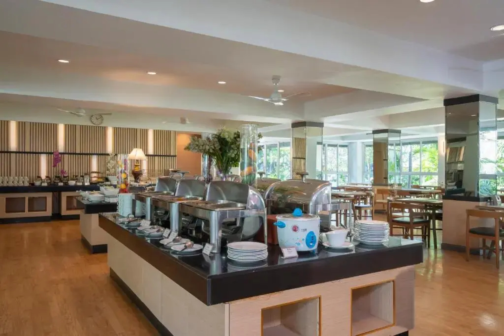 Отель The Green Park Resort