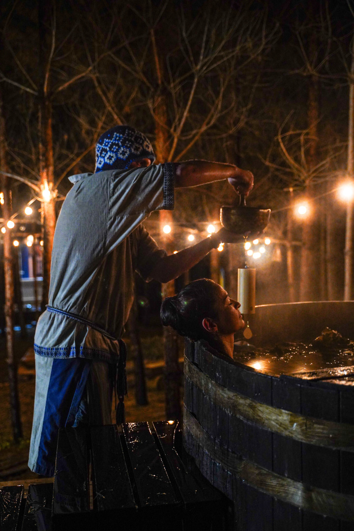 Частный Дом О, Дни в Лесу