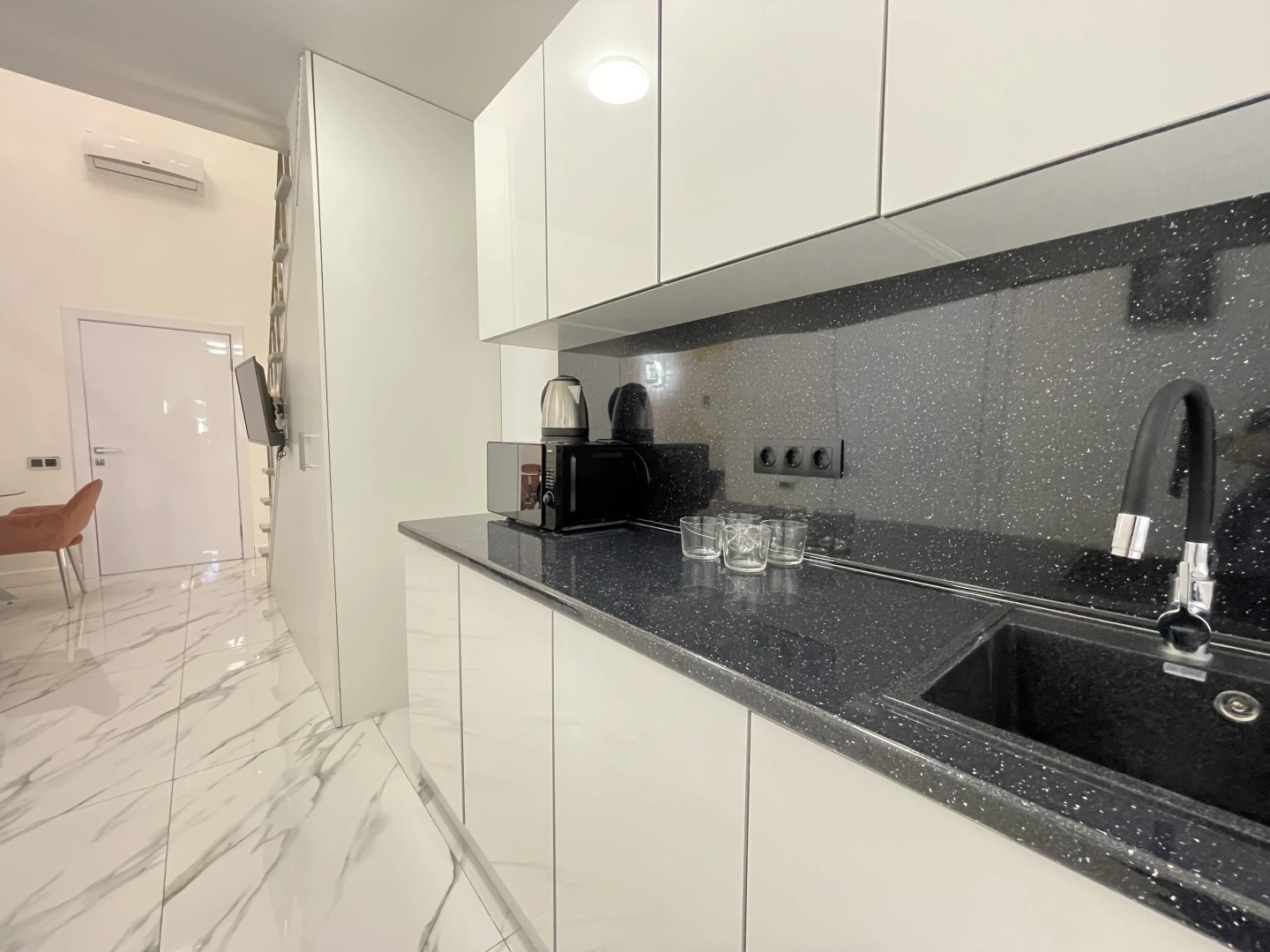 Апартаменты в самом центре Сочи рядом с Морпортом