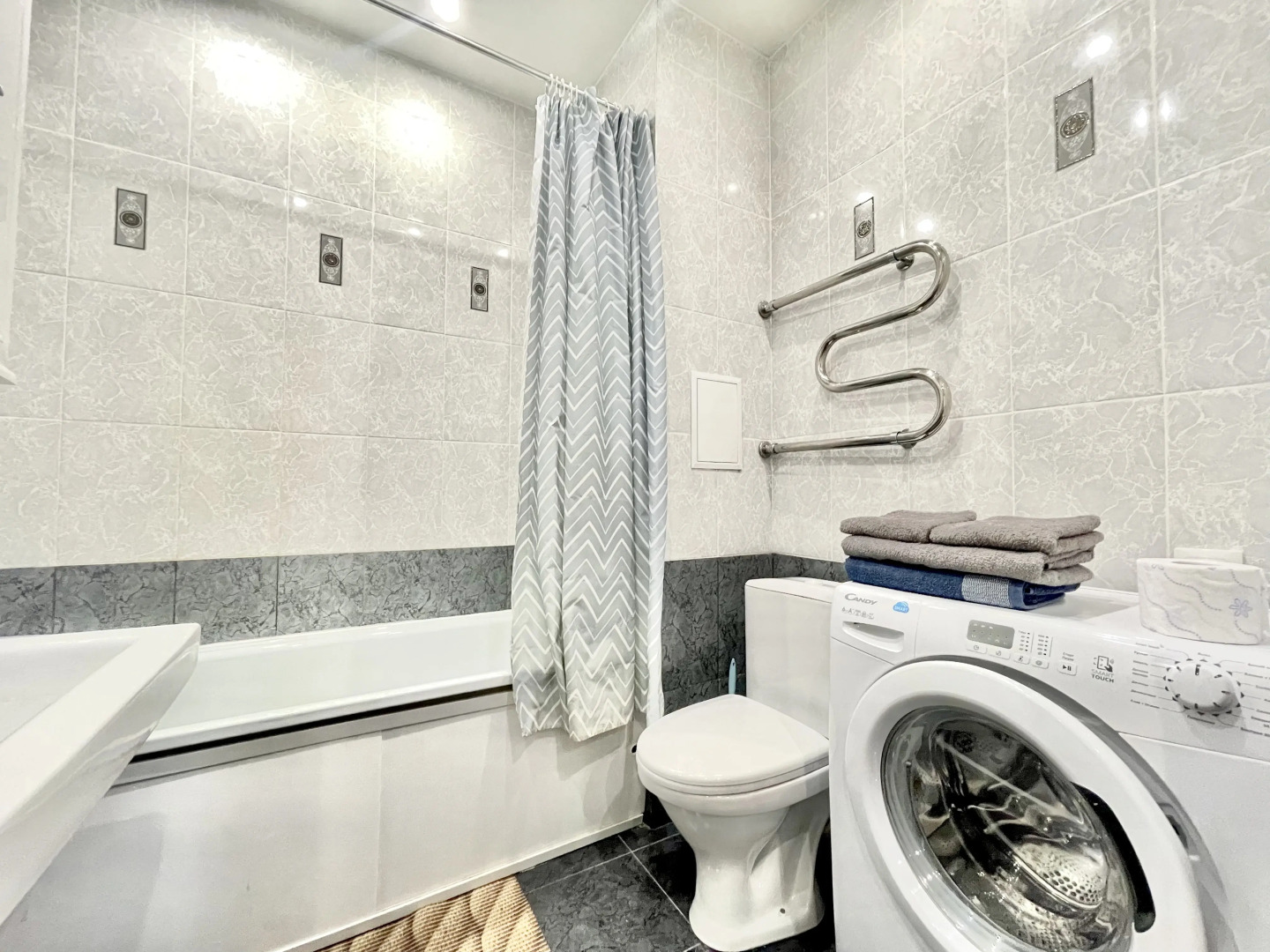 Большая однокомнатная квартира сети "PanApartments" на центральной улице города