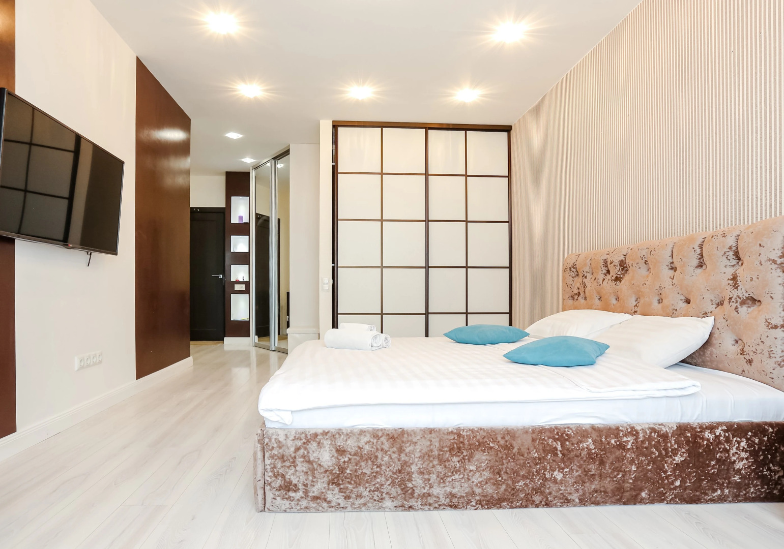 Апартаменты BelaTravel по адресу Скрыганова 4а ЖК Каскад