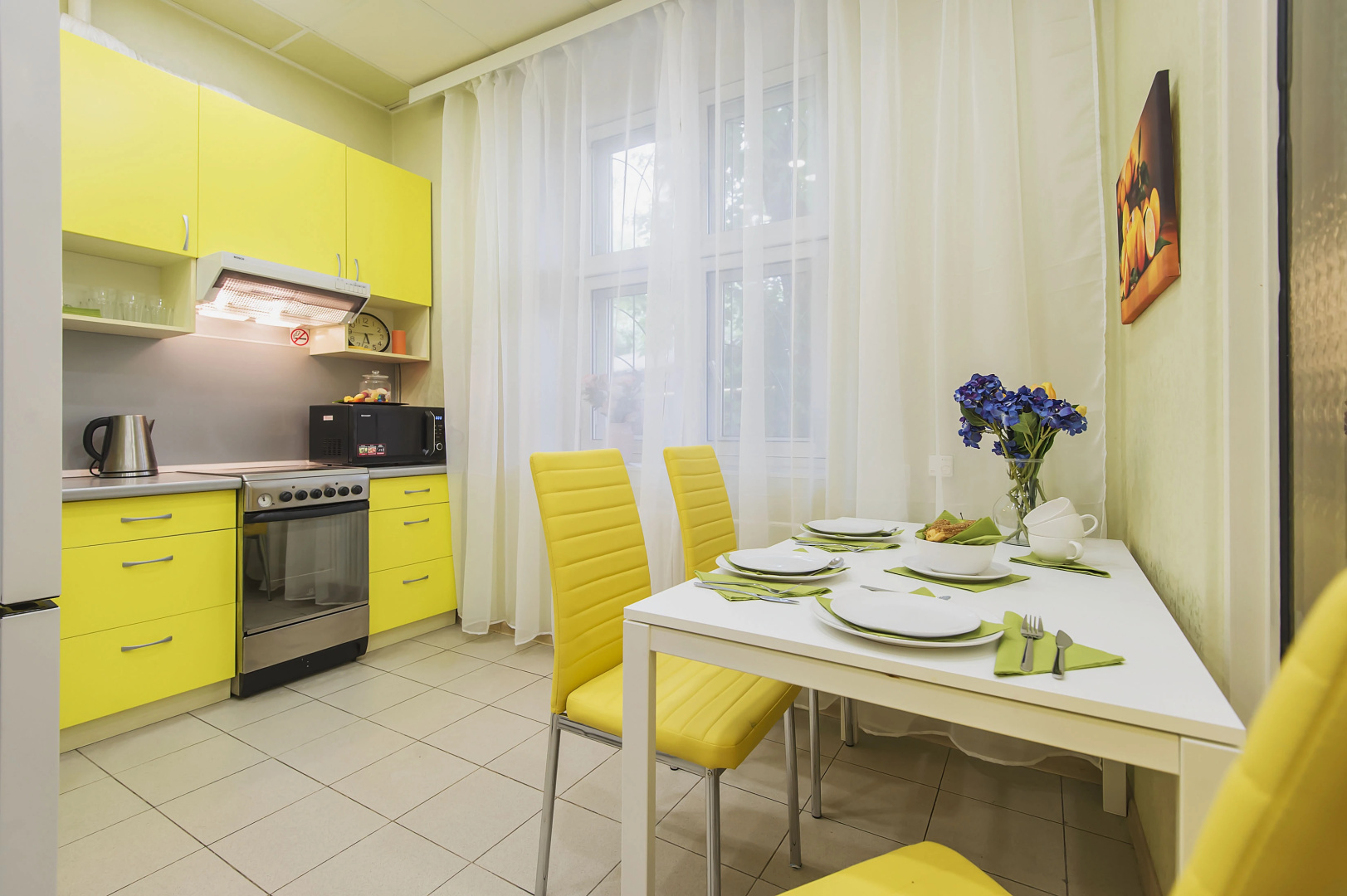 Квартира GM Apartments Стильная Трехкомнатная в центре рядом с МХАТ
