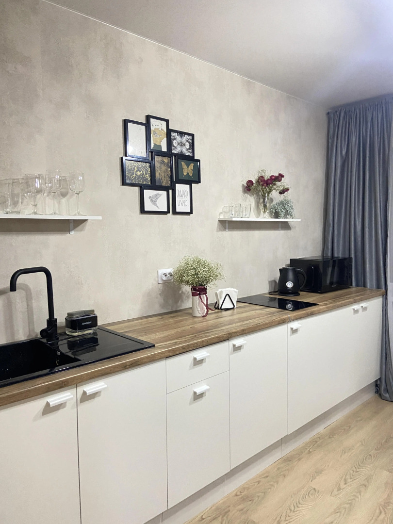 Квартира студия в центре города 50 оттенков серого